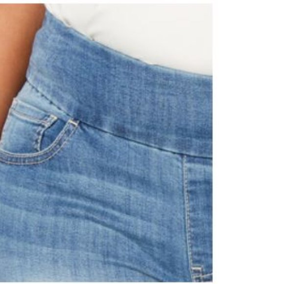 Plus size pull on wide leg crop jeans - Picture 3 of 5